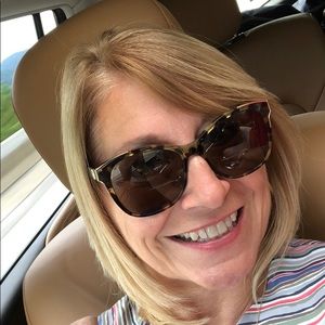 Meet your Posher, Leslie